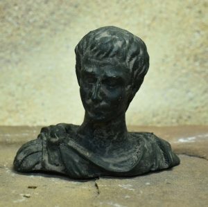 SB0019 Bronze Statuette Julius Caesar Bust obverse